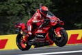 マルク・マルケス、タイヤ内圧管理で一時後退もスプリント5連勝！　KTM勢ダブル表彰台｜MotoGP第12戦チェコGPスプリント