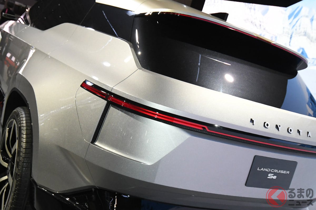 トヨタ「“斬新”ランドクルーザー」がスゴかった！ シリーズ初の“ラダーフレーム非採用”!? 高性能ユニット×上質デザインの「Se」未来感ある本格四駆とは！