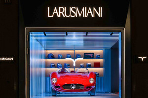 伝説のマセラティ「200S」がミラノデザインウィーク2025に登場…老舗生地ブランド「ラルスミアーニ」と織りなすイタリアンラグジュアリーの現在地
