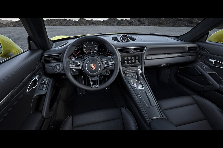 ポルシェ販売前線異常あり！　もう左ハンドルは選べない!?