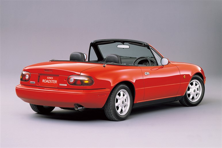 ランボルギーニ並みの性能!? 英企業が「ロードスター」にジャガー製3.0L V6を悪魔合体…約430万円から