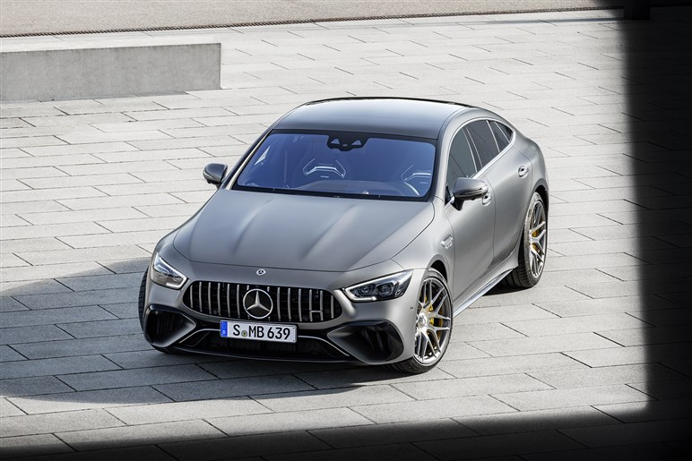 【スリーポインテッドスターが光る!?】「AMG GT 4ドアクーペ」後継EVをチラ見せ。エンジン仕様も併売へ