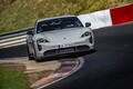 【スリーポインテッドスターが光る!?】「AMG GT 4ドアクーペ」後継EVをチラ見せ。エンジン仕様も併売へ