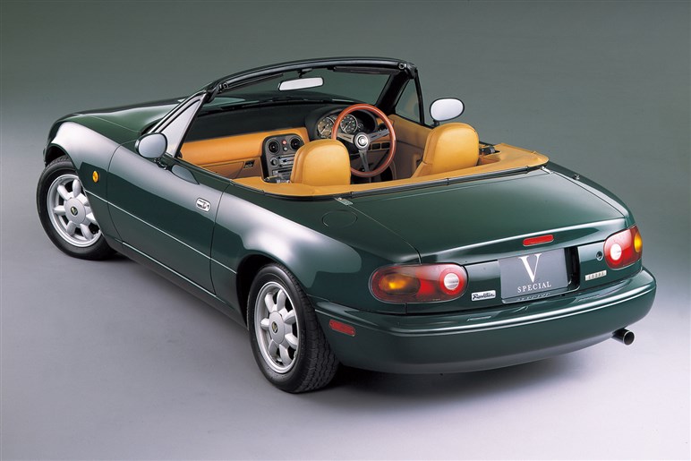 ランボルギーニ並みの性能!? 英企業が「ロードスター」にジャガー製3.0L V6を悪魔合体…約430万円から