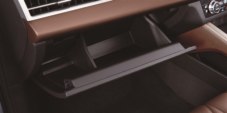 新型「デリカD:6」が10月にも公開との情報。外見はキープコンセプトも、PHEVとBEVに一新で価格アップか