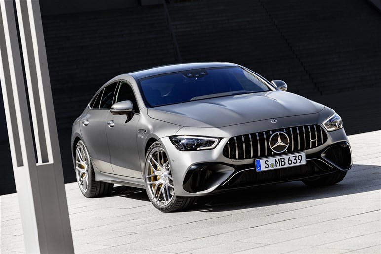 【スリーポインテッドスターが光る!?】「AMG GT 4ドアクーペ」後継EVをチラ見せ。エンジン仕様も併売へ