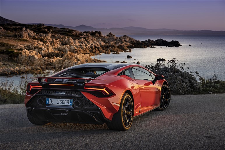 ランボルギーニ並みの性能!? 英企業が「ロードスター」にジャガー製3.0L V6を悪魔合体…約430万円から