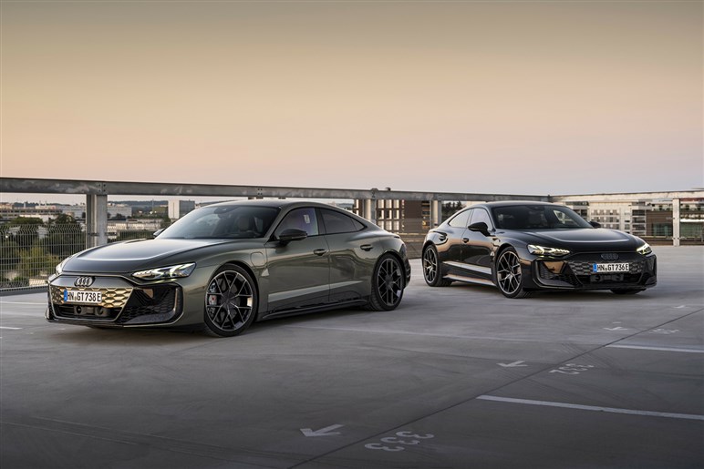 【スリーポインテッドスターが光る!?】「AMG GT 4ドアクーペ」後継EVをチラ見せ。エンジン仕様も併売へ