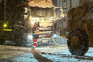 国交省ブチギレ「チェーン未装着の大型車がスタックしました」報告！ 岐阜の豪雪地帯「国道41号」で“立ち往生”！ 「チェーンもなければノーマルタイヤのまま」で走行 注意を呼びかけ