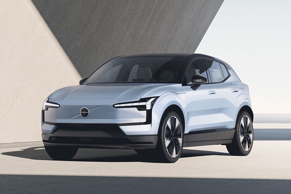 最大航続距離は480km！ボルボからコンパクトサイズの電動SUV「EX30」が登場