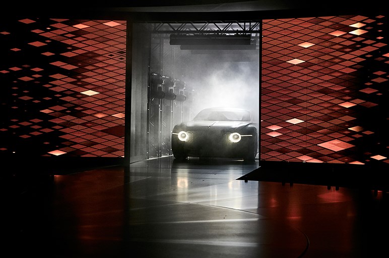 ベントレー、100周年記念コンセプトカー「EXP 100 GT」を披露。最新技術と最高級素材で高い快適性を実現