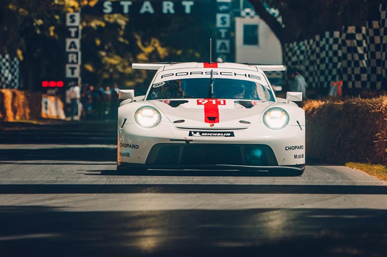 ポルシェ、911のレースカー仕様「911RSR」の新型を公開