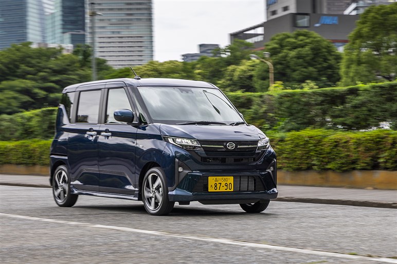 新型「ムーヴ」はバランス重視の優等生タイプ。スライドドア以外は地味キャラだがライバルを研究した装備と価格が上手い