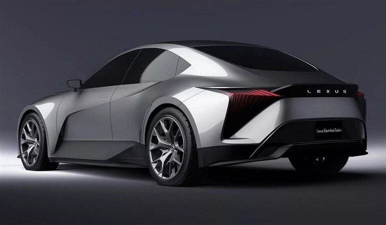 レクサス「IS」が14年ぶりにフルモデルチェンジへ 欧州Dセグ勢と真っ向勝負。ワゴン派生にも注目