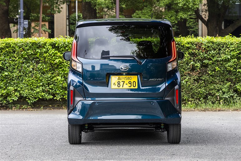 新型「ムーヴ」はバランス重視の優等生タイプ。スライドドア以外は地味キャラだがライバルを研究した装備と価格が上手い