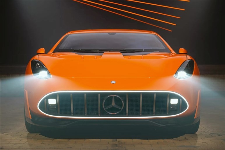 【インパクト絶大】これが未来のセダンか。「コンセプト AMG GT XX」速すぎ＆光りすぎな電動4ドア公開
