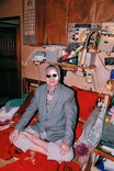 マンボウ・キー、與真司郎を撮る日本初個展『居家娛樂』開催