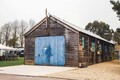伝説の「6輪F1マシン」を生んだ小屋　70年前のティレル工場が移転保存　英国
