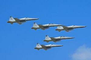 台湾を60年守った名物戦闘機ついに退役！ じつは世界最大のユーザー 最後まで飛んでいたのは希少な独自仕様