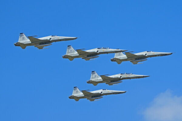 台湾を60年守った名物戦闘機ついに退役！ じつは世界最大のユーザー 最後まで飛んでいたのは希少な独自仕様
