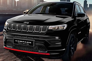 ジープ「コンパス」に100台限定車「トレイルエディション」登場！ 精悍なブラック＆レッドの特別仕様
