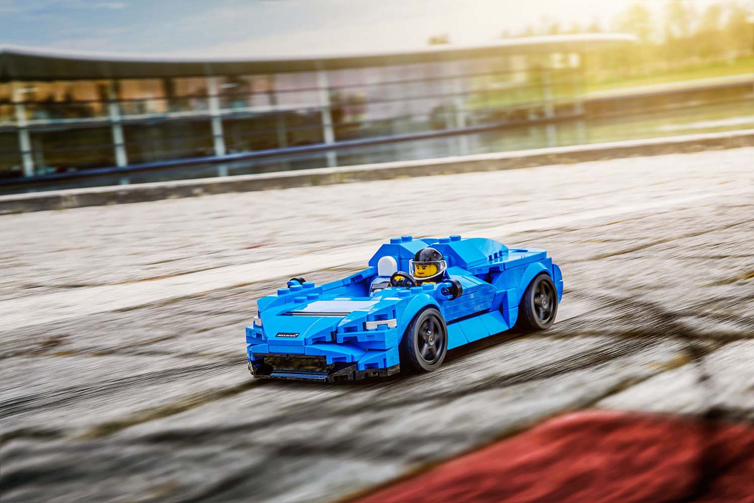 屋根も窓もない究極ドライビングマシンのエルバがレゴキットになって登場 Web Cartop 自動車情報サイト 新車 中古車 Carview