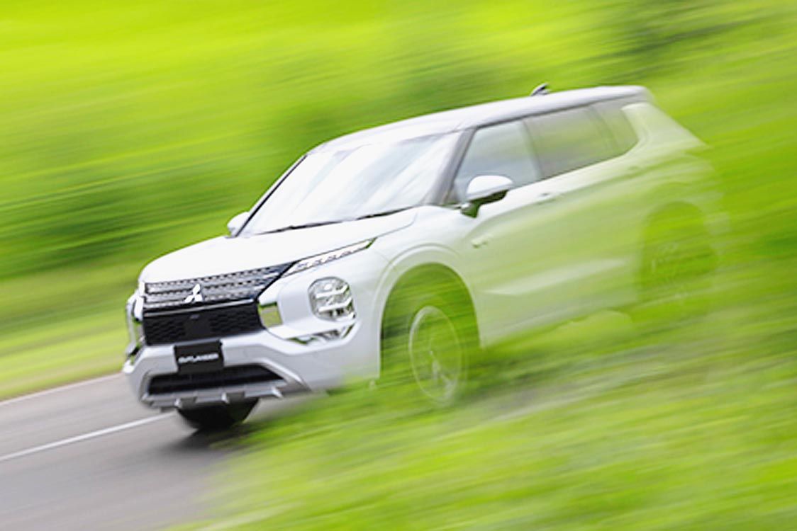 三菱自動車 新型 アウトランダーphev のティザーサイトを開設 今冬に発売予定 日刊自動車新聞 自動車情報サイト 新車 中古車 Carview