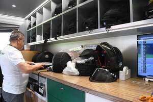 MotoGPレーシング・サービス・インタビュー　ロッシによって改良されたAGVヘルメットの「視界」