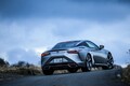 レクサスのラグジュアリー・クーペはハイブリッドで差別化を！ LC500h試乗記