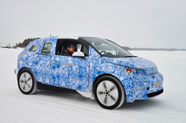 BMWのEV、i3のプロトモデルに助手席試乗