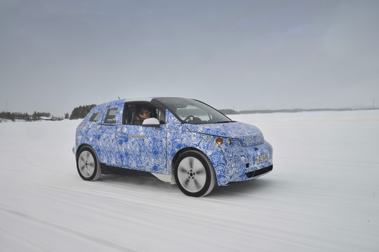 BMWのEV、i3のプロトモデルに助手席試乗