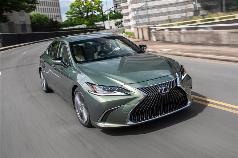 レクサス、「RC」の改良型など4モデルをパリモーターショーで公開