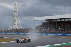 F1イギリスGP期間中にクラシックF1マシンからステアリングが盗まれる事件発生。警察は参考人の出頭求める。別件では3人のユーチューバーが一時逮捕