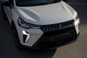 三菱自動車、欧州向けコンパクトSUV「グランディス」を公開