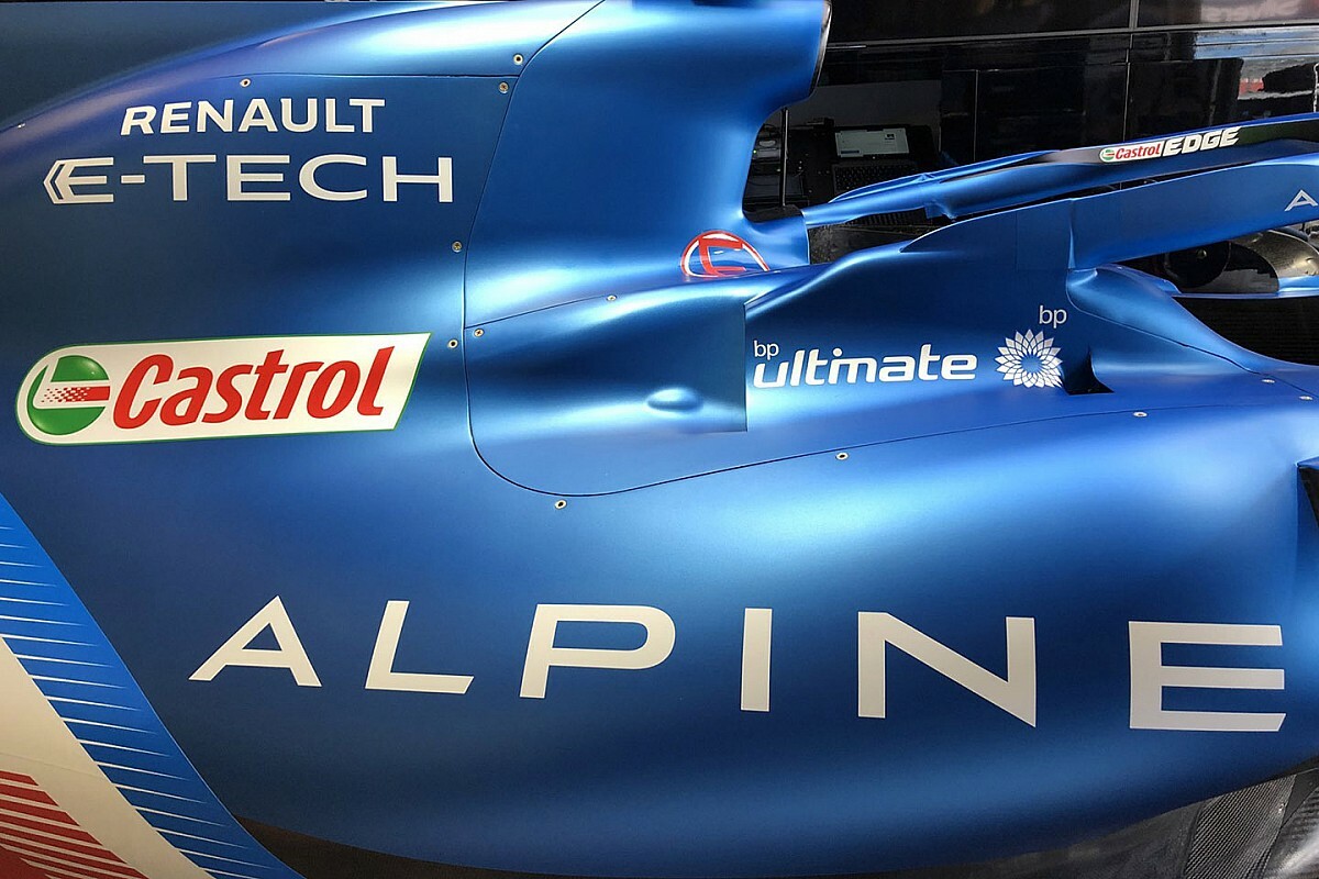 F1新車”雑感”解説：アルピーヌA521。エンジンカウルの形状が変更、他とは一線を画す