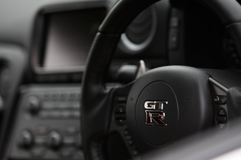 日産GT-R 12年モデル サーキットで全開試乗