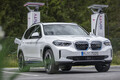 新型EV「iシリーズ」を続々市場投入！　BMWが電動化に邁進する「真の狙い」とは？