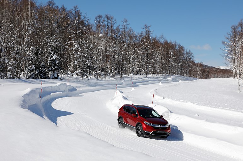 日本復活を果たす5代目CR-Vと新型レジェンドの走りを雪上で確かめた