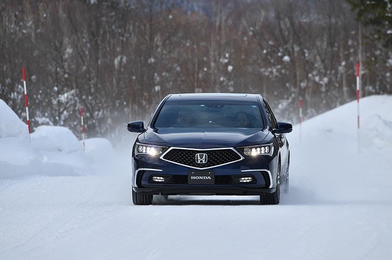 日本復活を果たす5代目CR-Vと新型レジェンドの走りを雪上で確かめた