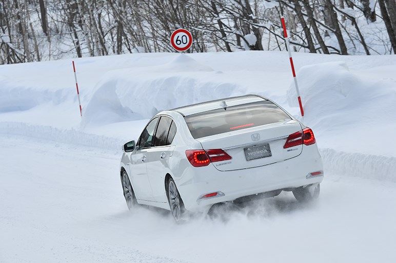 日本復活を果たす5代目CR-Vと新型レジェンドの走りを雪上で確かめた