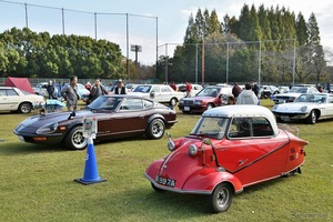 野球場の芝生に名車がずらり…クラシックカーフェスティバル2025 in 北本総合公園