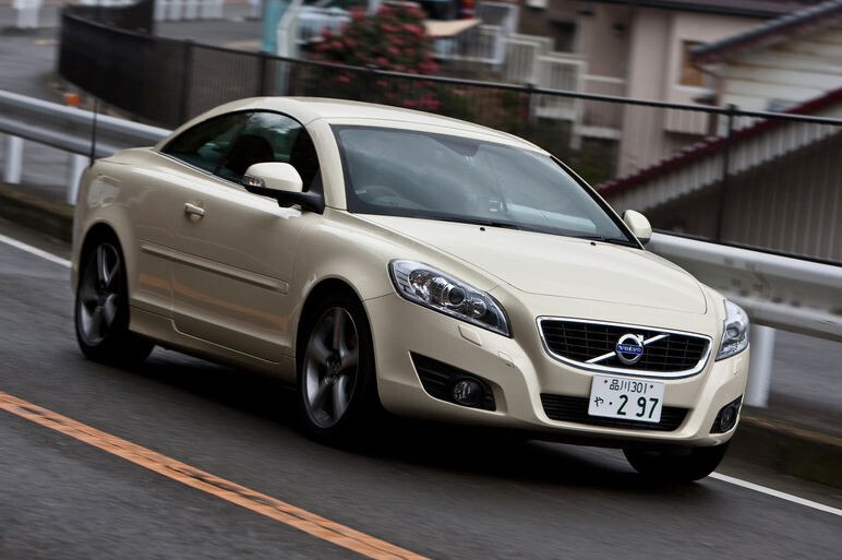 色気増したボルボC70 内外装＆走りの評価！