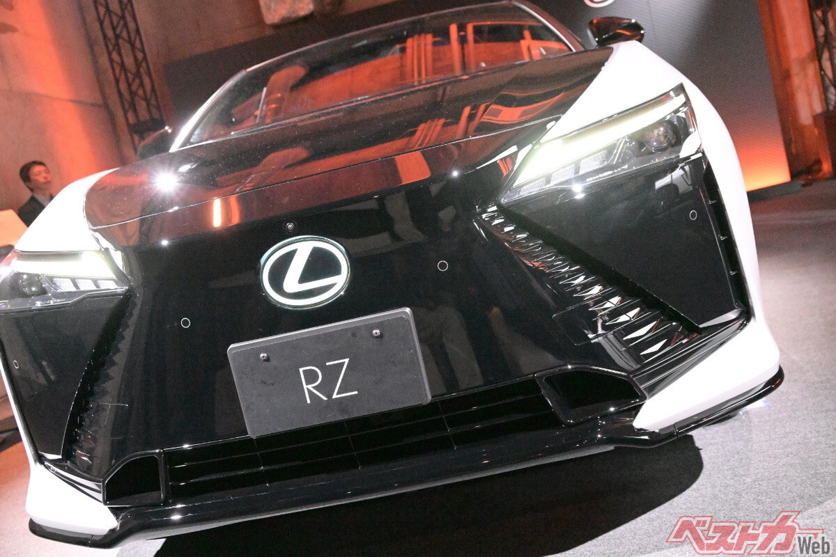 2025年12月登場！　レクサス RZが“ほぼフルモデルチェンジ”で刷新!!　BEV初の「仮想MT」＆ステア・バイ・ワイヤを搭載