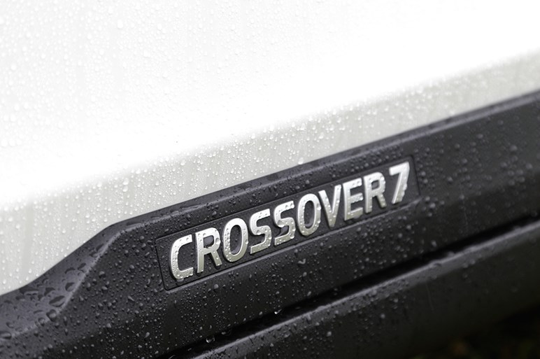 スバル・クロスオーバー7に試乗＆改良版レヴォーグは「後ろにもぶつからない」