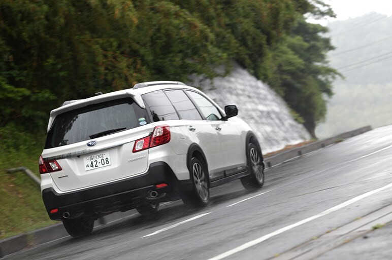 スバル・クロスオーバー7に試乗＆改良版レヴォーグは「後ろにもぶつからない」
