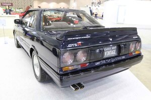 走行距離わずか2200km！800台限定生産の日産「スカイラインGTS-R」が1800万円