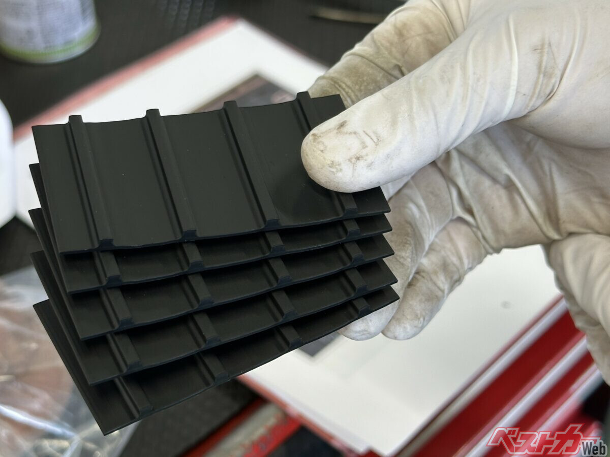 ちっちゃいのに効果バツグン!!　ノア／ヴォクシーの純正オプションがスゴかった!!