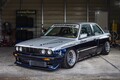 「パンデム仕様のBMW E30がカッコよすぎる件！」心臓部はE46M3の直6ユニットが与えられた本気のチューンドだった！