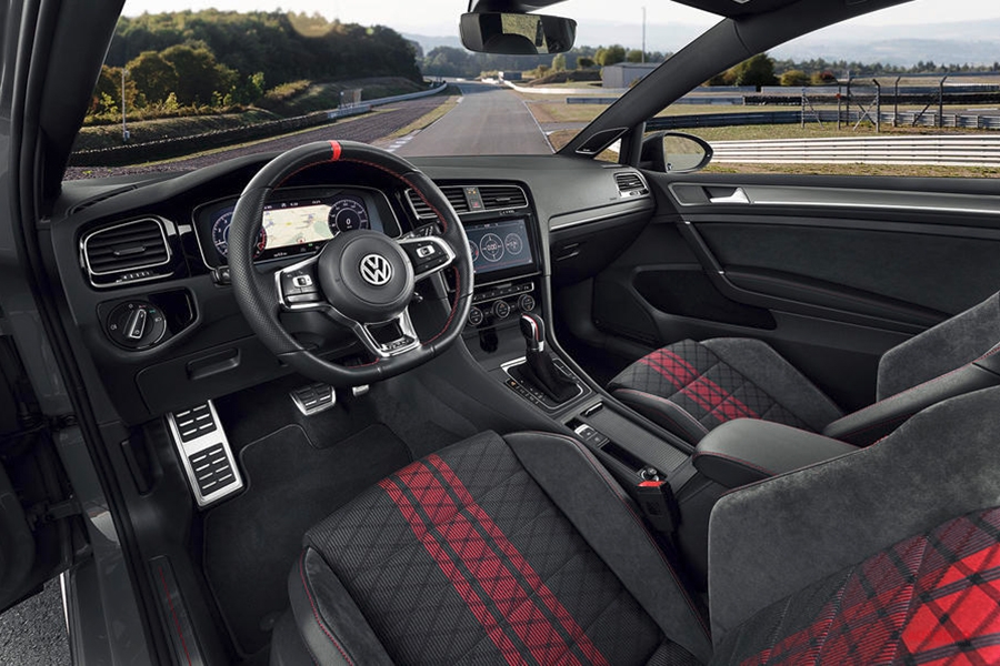 VWゴルフGTI TCR、市販化が正式発表　2.0ℓ直4は290ps　ドイツ価格／販売台数は？