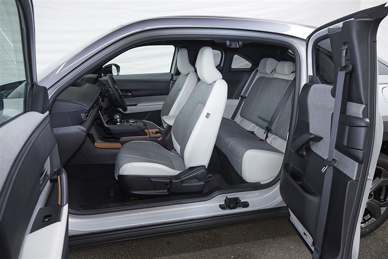 観音開きドアをもつマツダの異色SUV「MX-30」発売。意外に安い＆狙いはどこに？